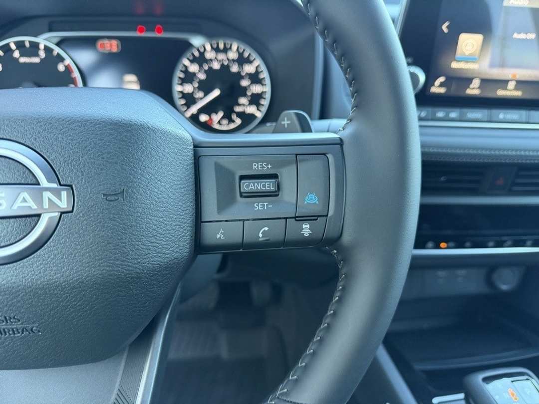 2026 Nissan Rogue Dark Armor - Image 18