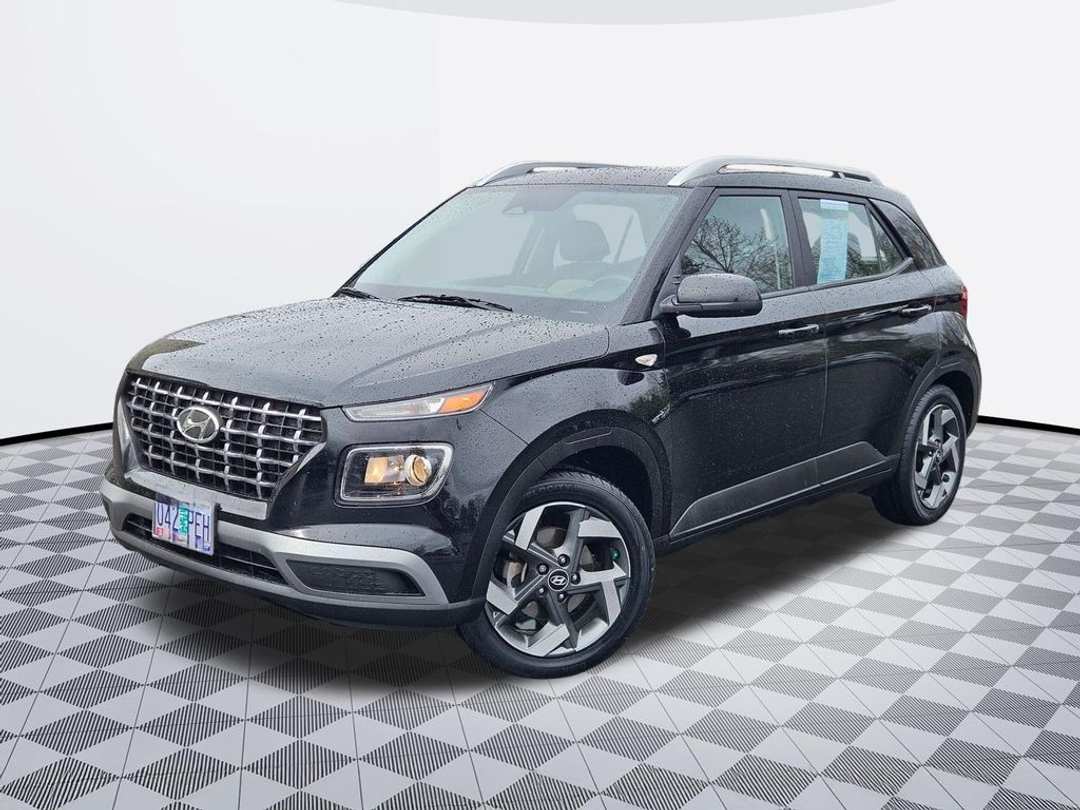 2023 Hyundai Venue SEL - Image 2