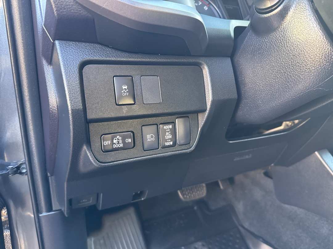 2020 Toyota Tacoma TRD Sport - Image 15