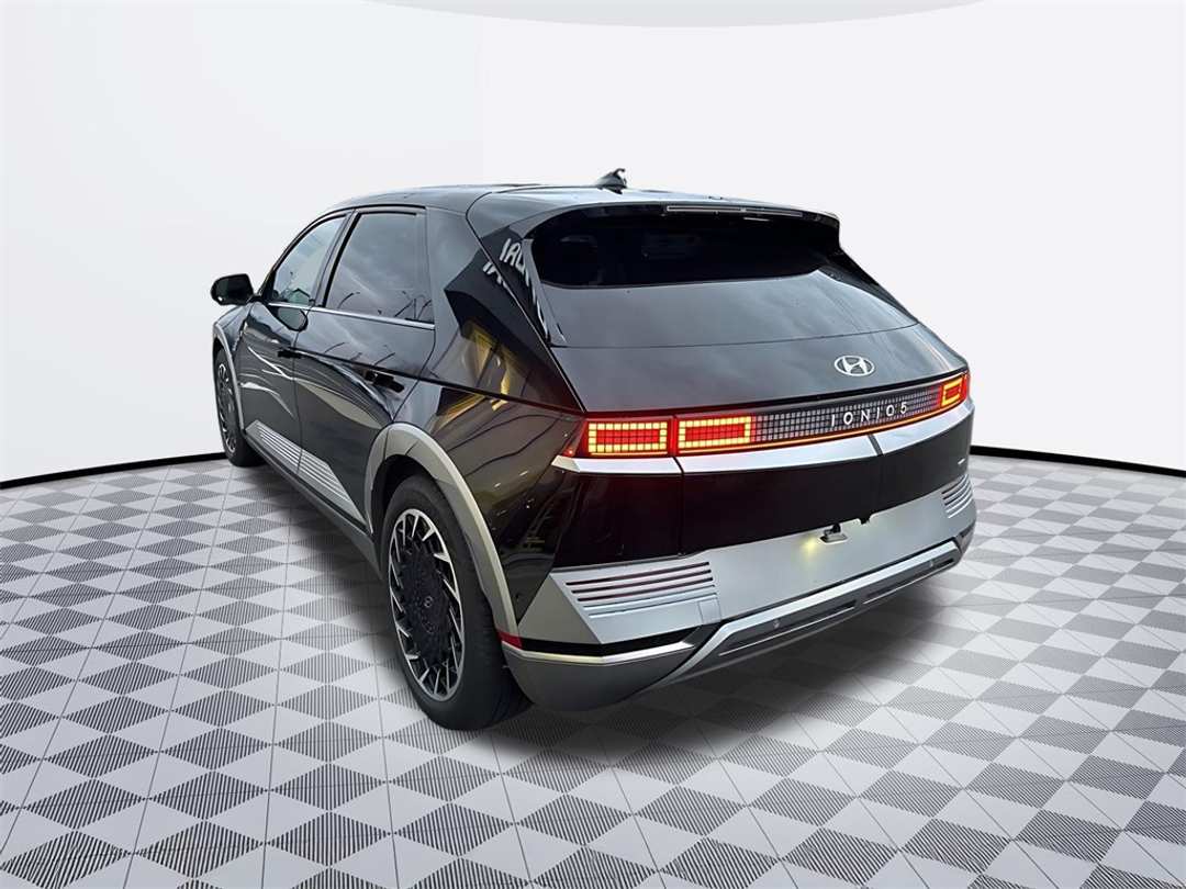 2022 Hyundai Ioniq 5 Limited - Image 5