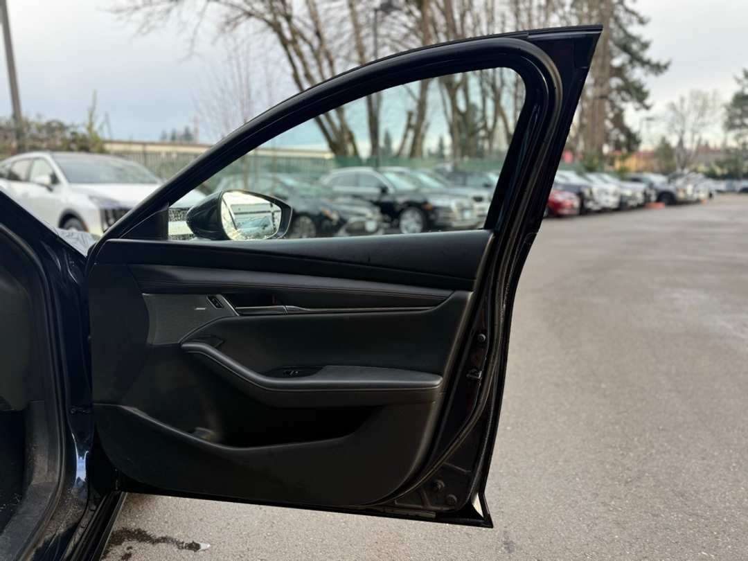 2020 MAZDA Mazda3 Premium - Image 17