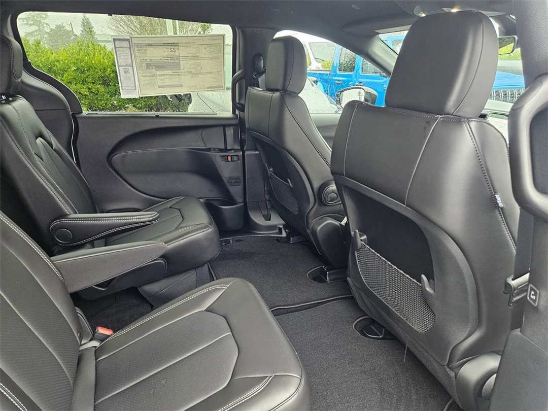 2026 Chrysler Voyager LX - Image 36