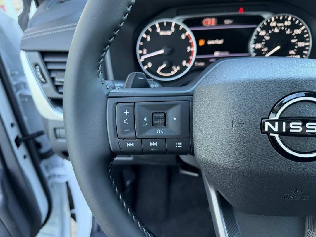 2026 Nissan Rogue Dark Armor - Image 17