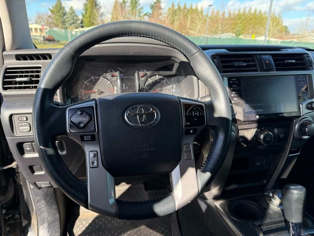 2020 Toyota 4Runner SR5 Premium - Image 10