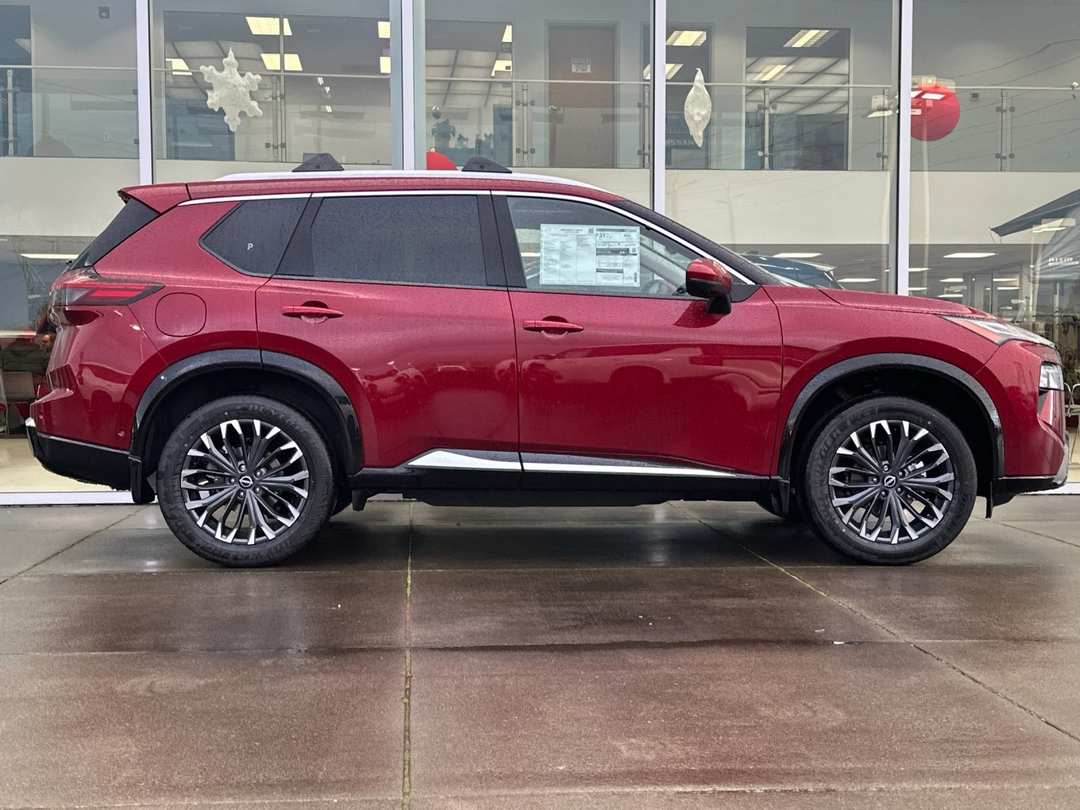 2026 Nissan Rogue Platinum - Image 2