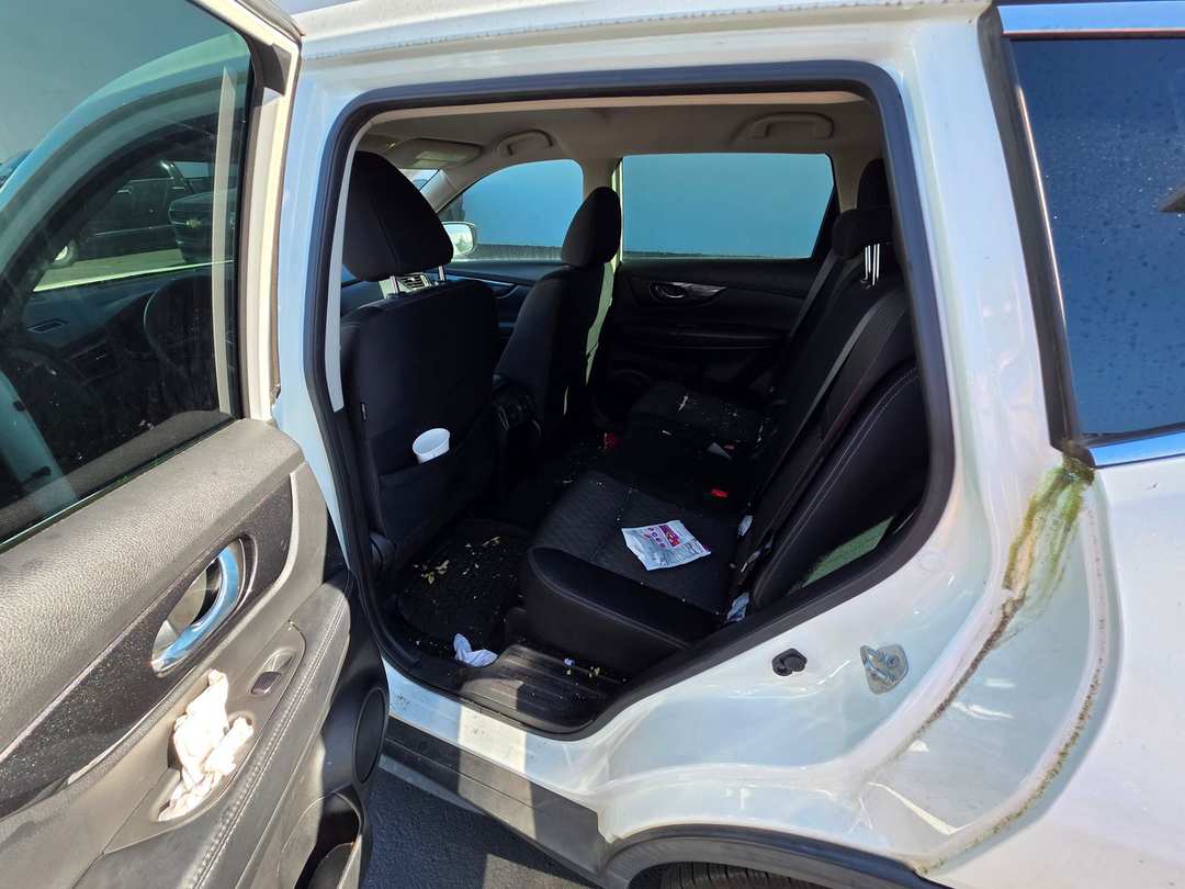 2018 Nissan Rogue S - Image 13