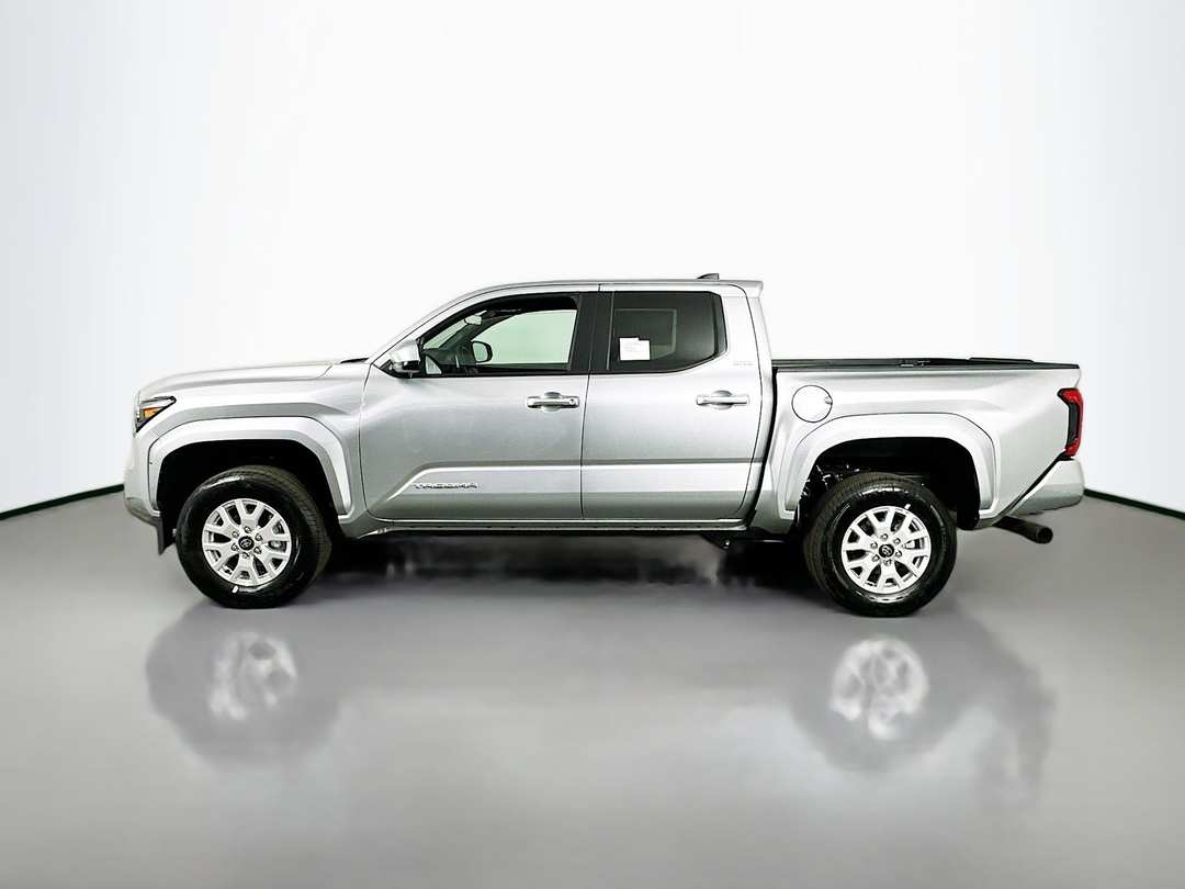 2026 Toyota Tacoma SR5 - Image 4
