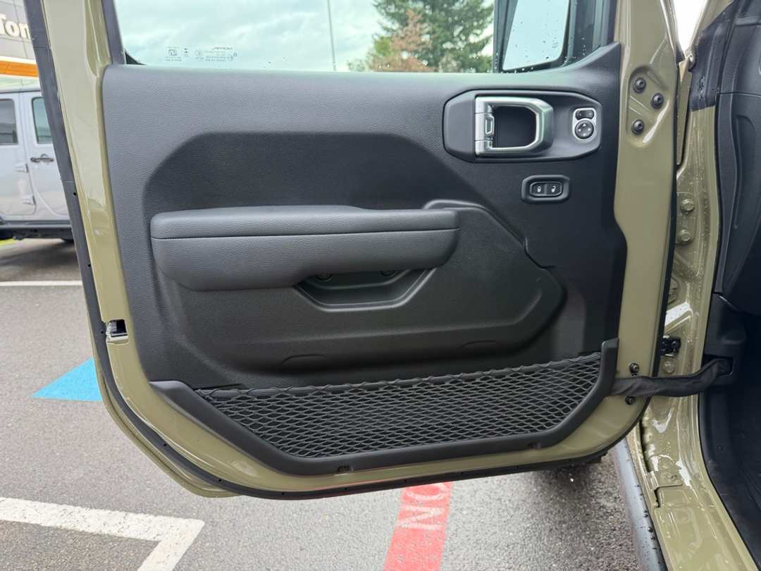 2026 Jeep Wrangler Willys - Image 12