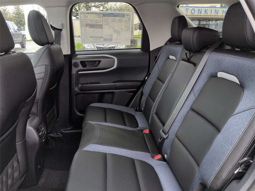 2025 Ford Bronco Sport Outer Banks - Image 25