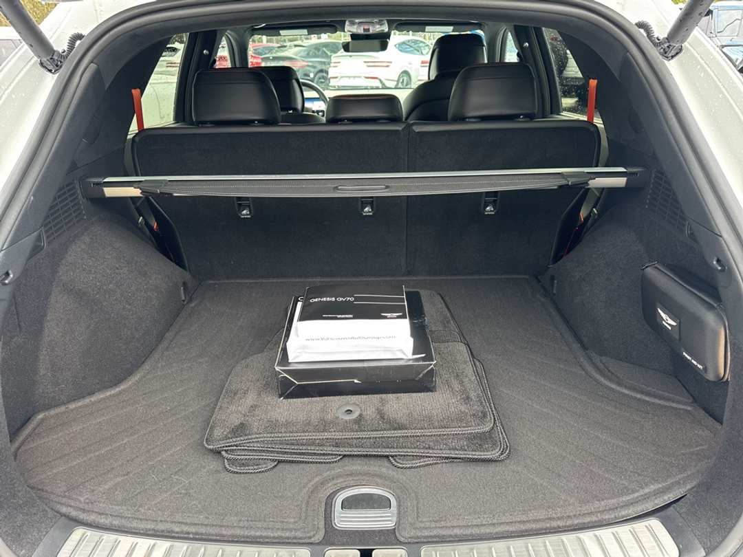 2026 Genesis Gv70 3.5T Sport Prestige - Image 11