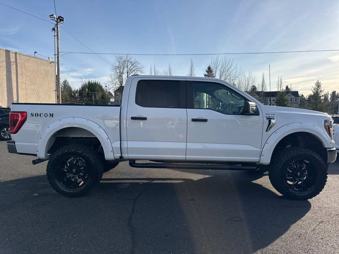 2023 Ford F-150 XLT - Image 8