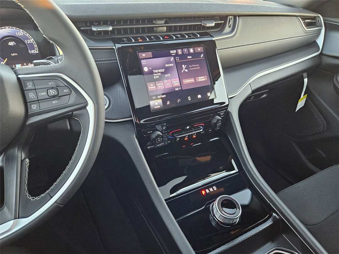 2025 Jeep Grand Cherokee L Laredo - Image 19