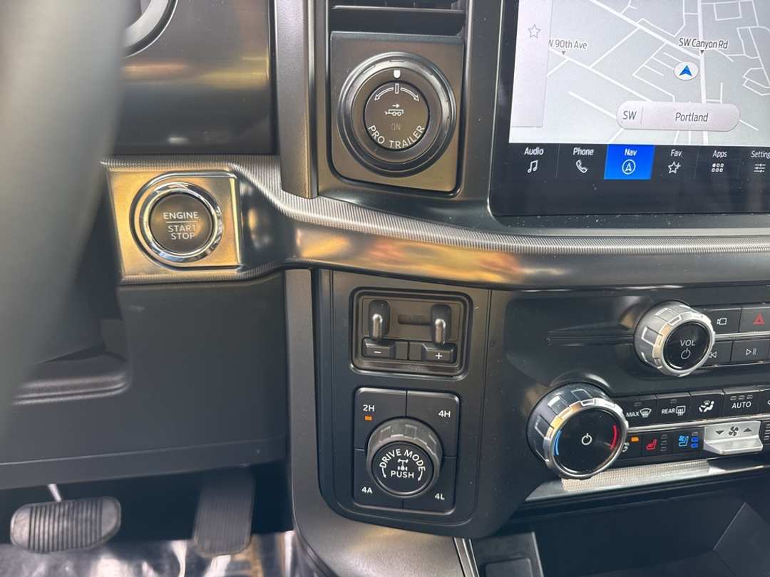 2025 Ford F-150 Lariat - Image 25