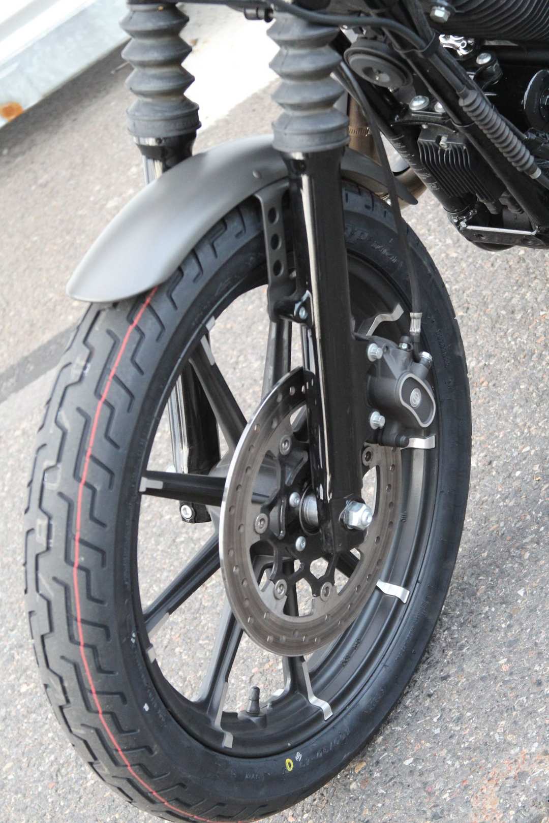 2018 Harley-Davidson Iron 883™ - Image 4