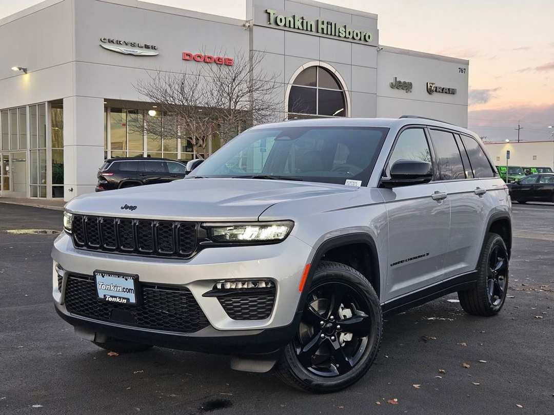 2025 Jeep Grand Cherokee Limited - Image 2