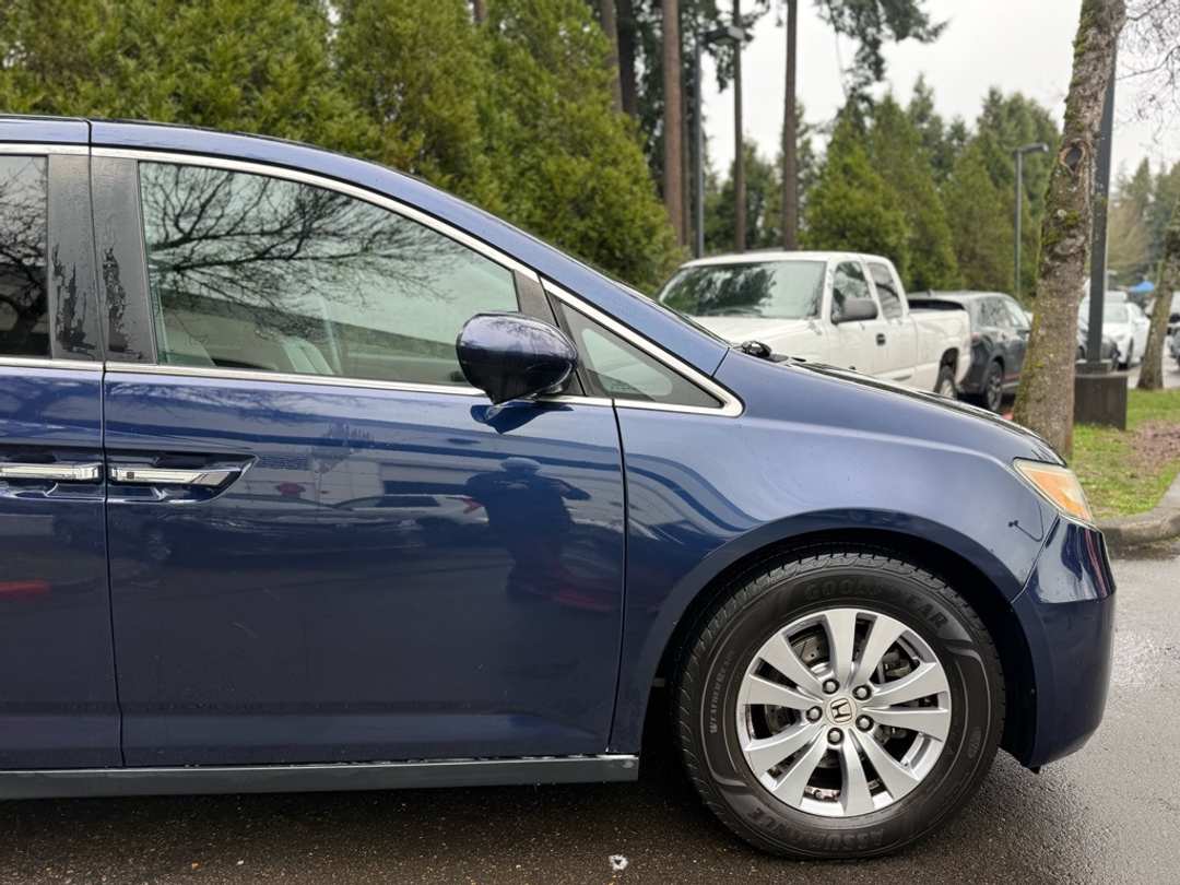 2015 Honda Odyssey EXL - Image 16