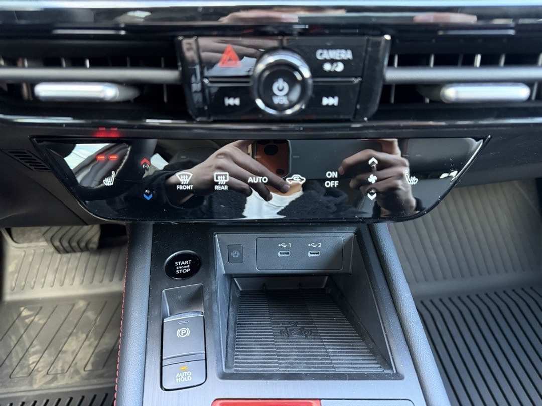 2026 Nissan Kicks SR - Image 24