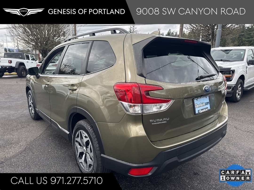 2022 Subaru Forester Premium - Image 5