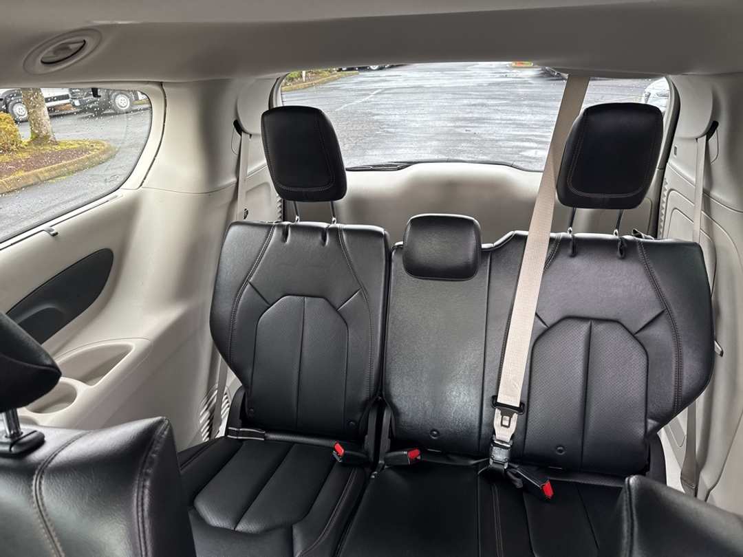 2018 Chrysler Pacifica Touring L - Image 23