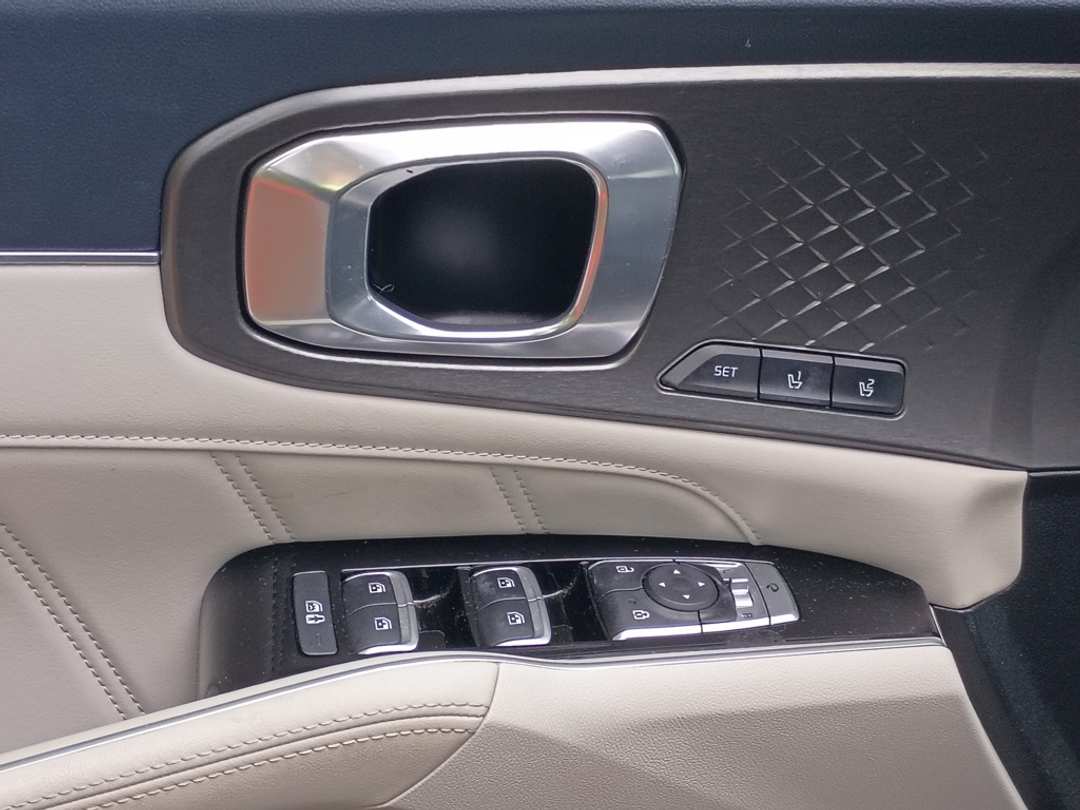 2023 Kia Sorento SX Prestige - Image 13