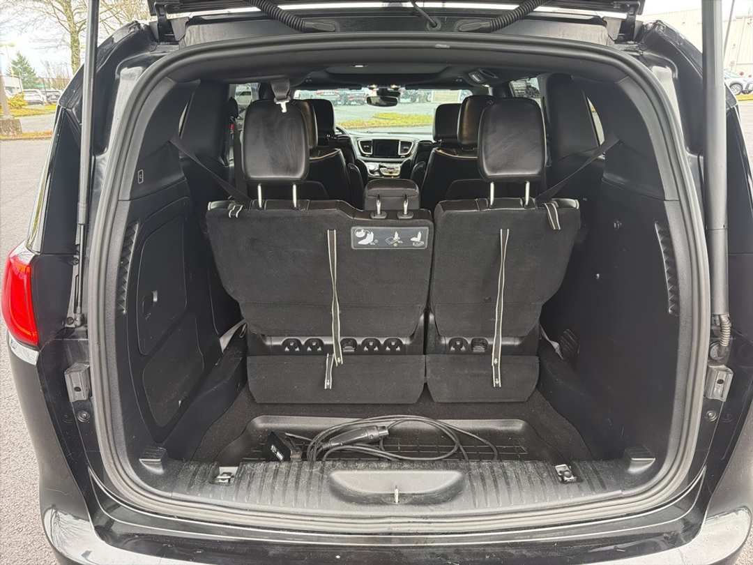 2019 Chrysler Pacifica Limited - Image 21