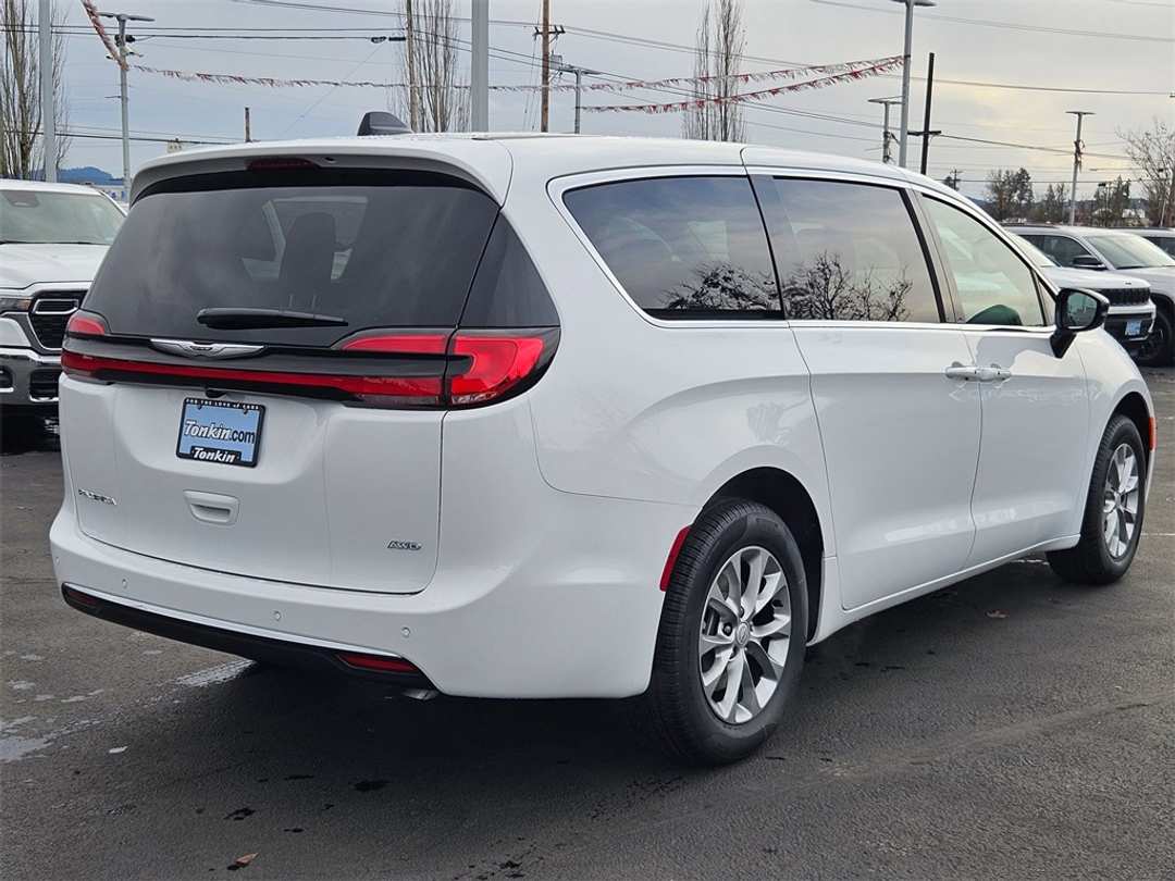 2026 Chrysler Pacifica Select - Image 6