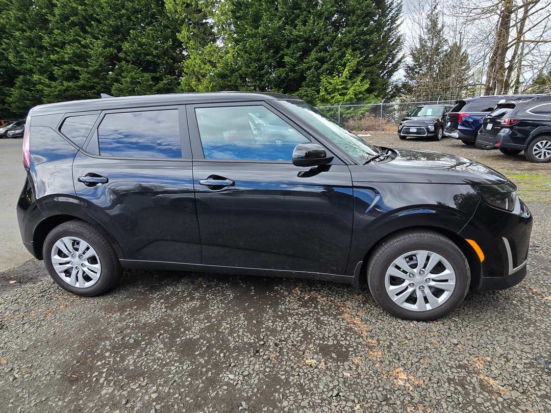 2025 Kia Soul LX - Image 2