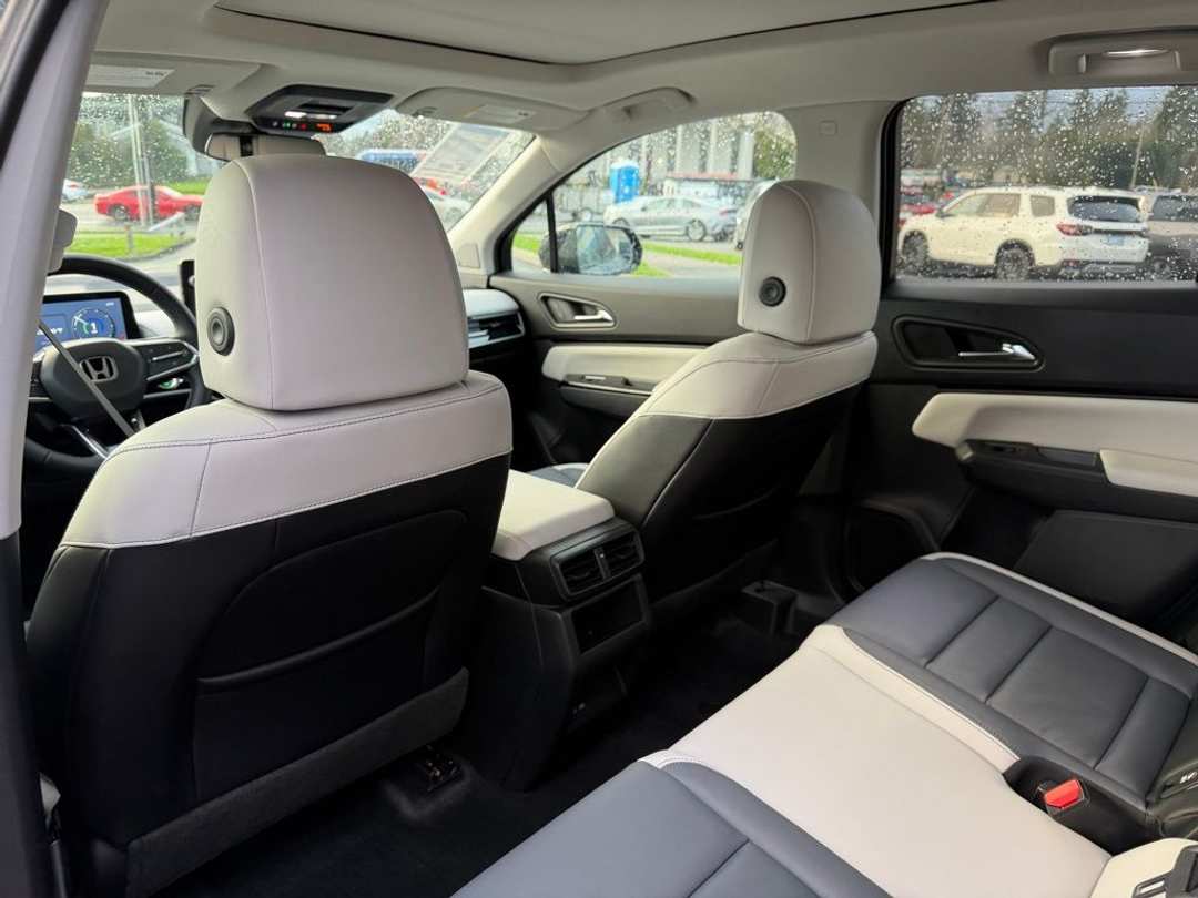 2026 Honda Prologue Touring - Image 31