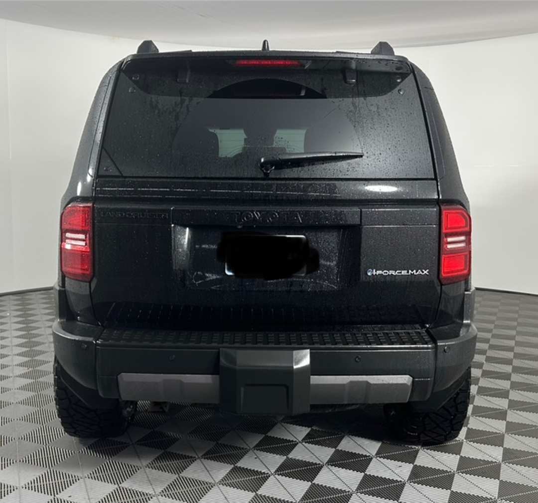 Toyota Land Cruiser - Image 7