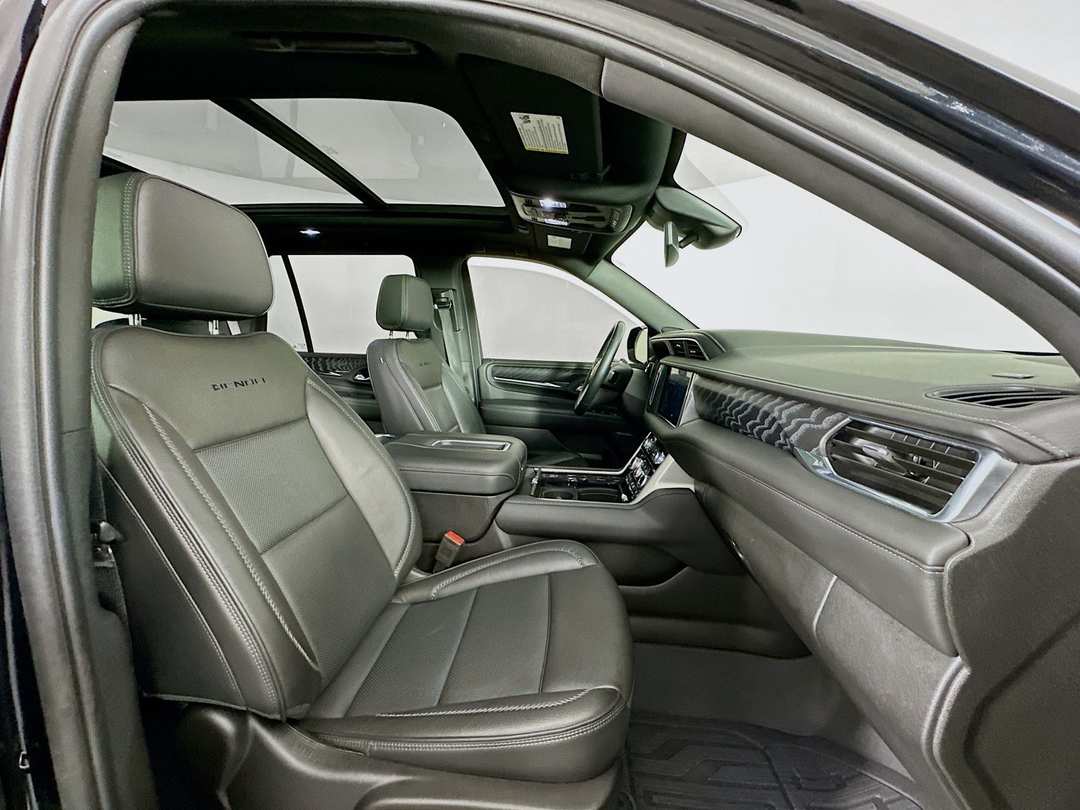 2024 GMC Yukon Denali - Image 32