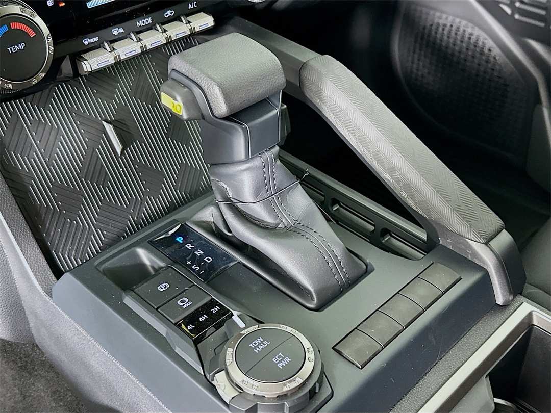 2025 Toyota Tacoma SR5 - Image 16