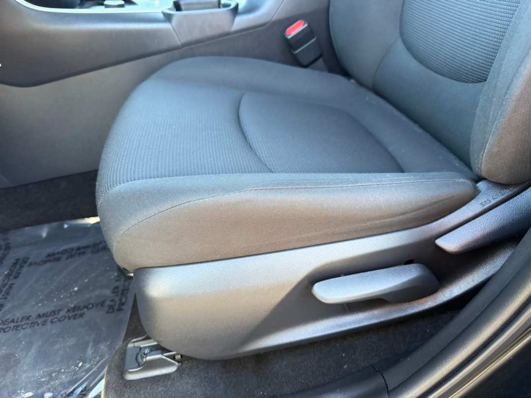 2020 Toyota Rav4 LE - Image 14