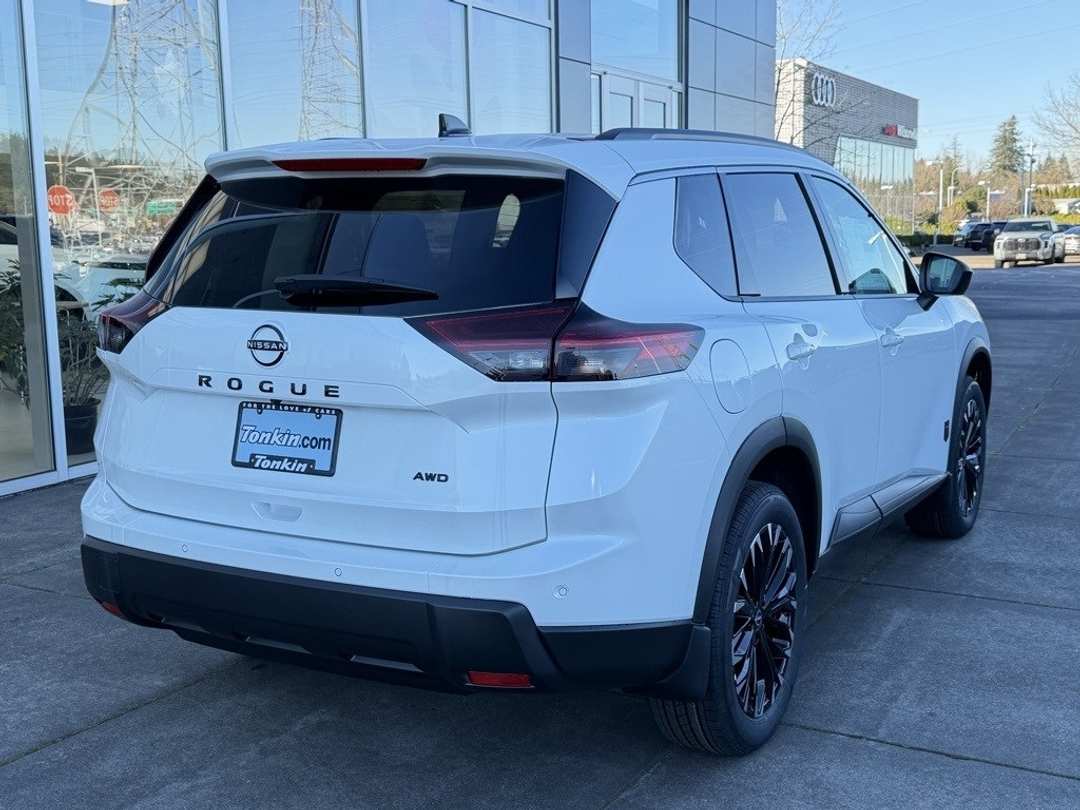 2026 Nissan Rogue Dark Armor - Image 7