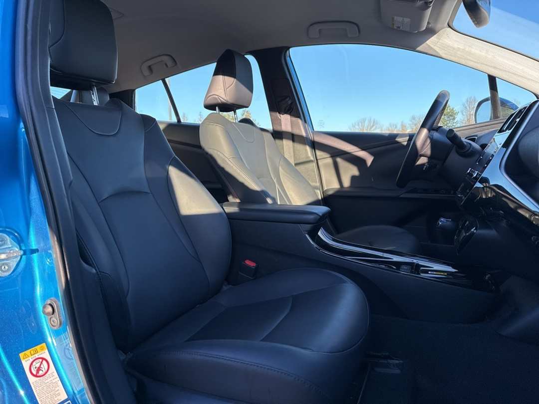 2021 Toyota Prius XLE AWDe - Image 24