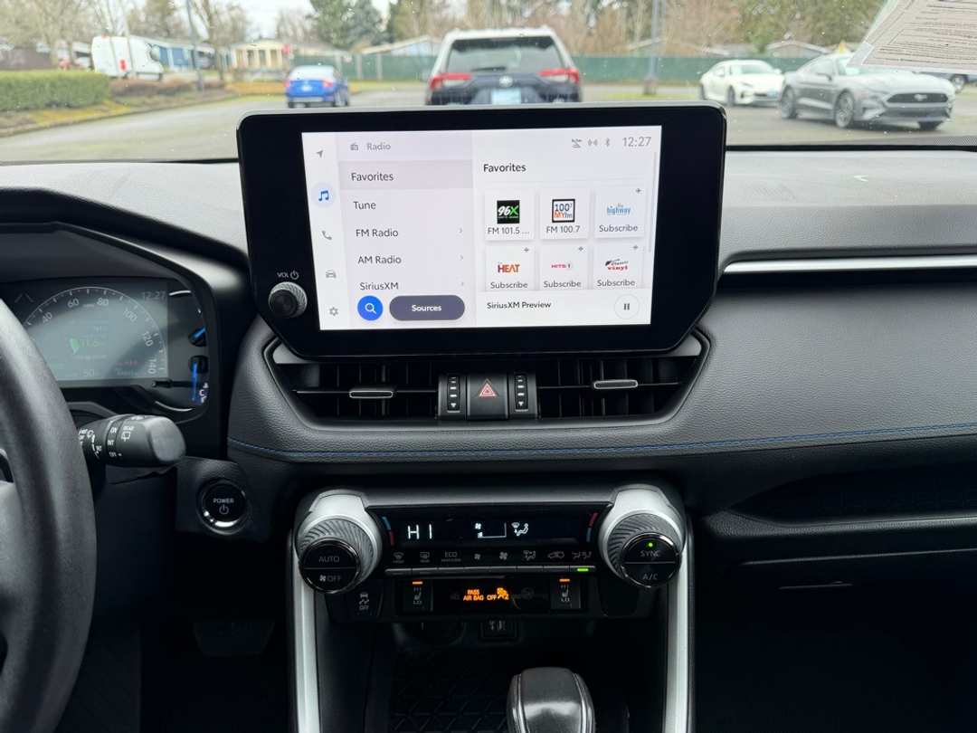 2023 Toyota Rav4 XSE - Image 22