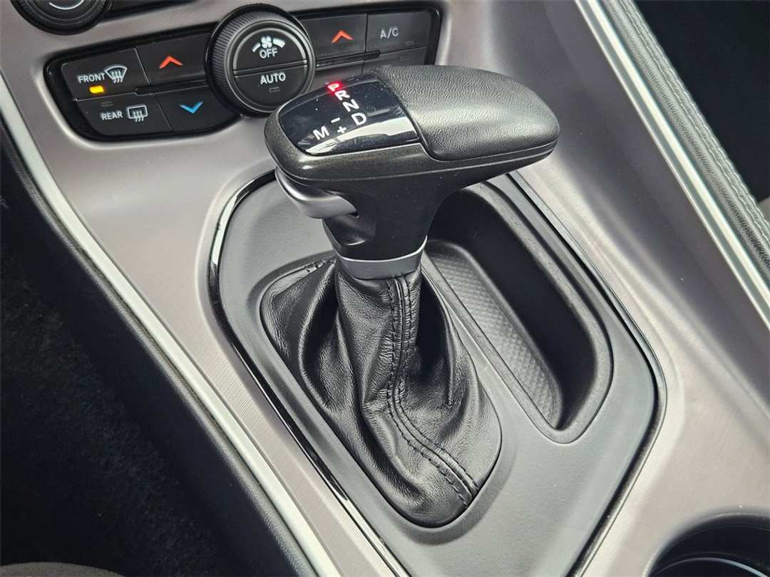 2022 Dodge Challenger SXT - Image 18