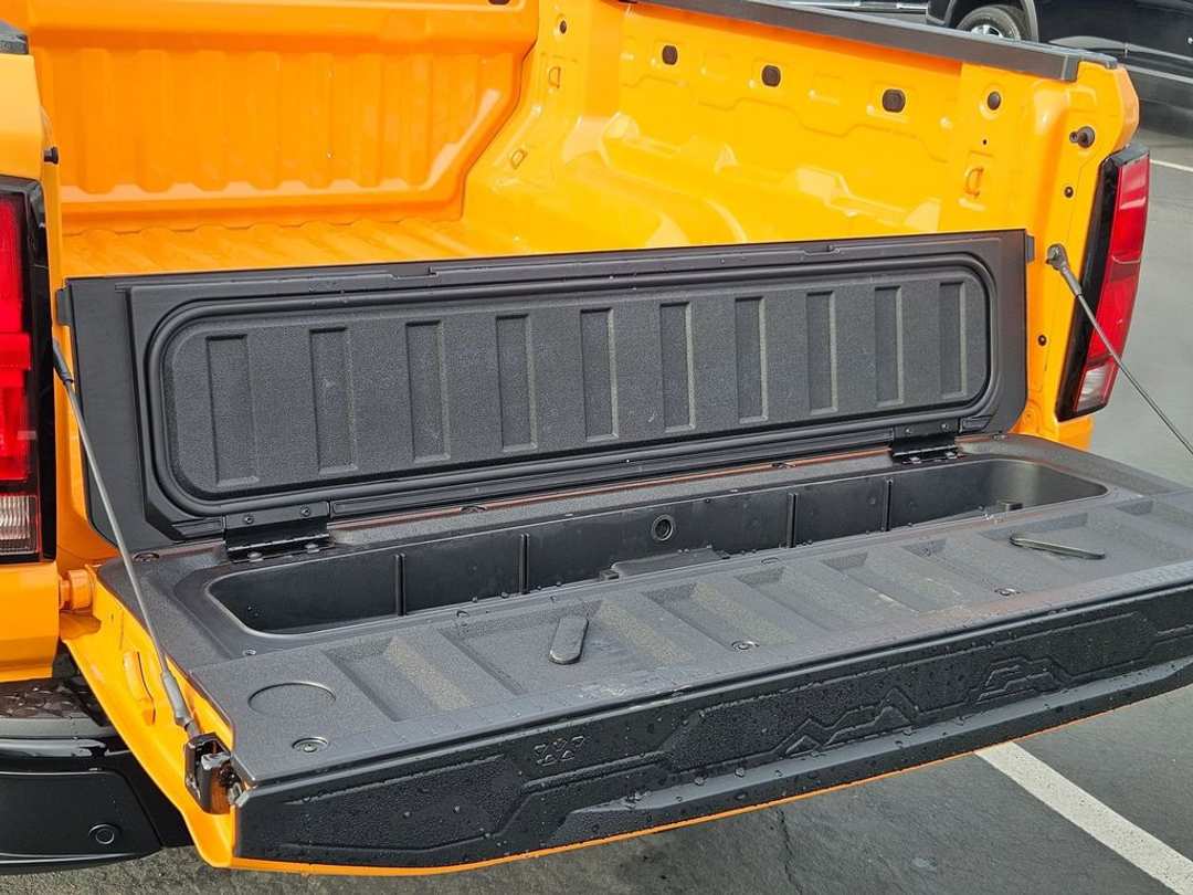 2026 Chevrolet Colorado Z71 - Image 30