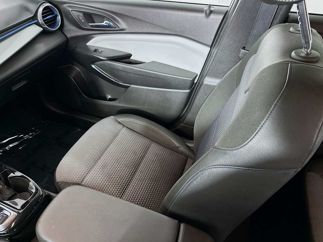 2025 Chevrolet Trax LT - Image 22