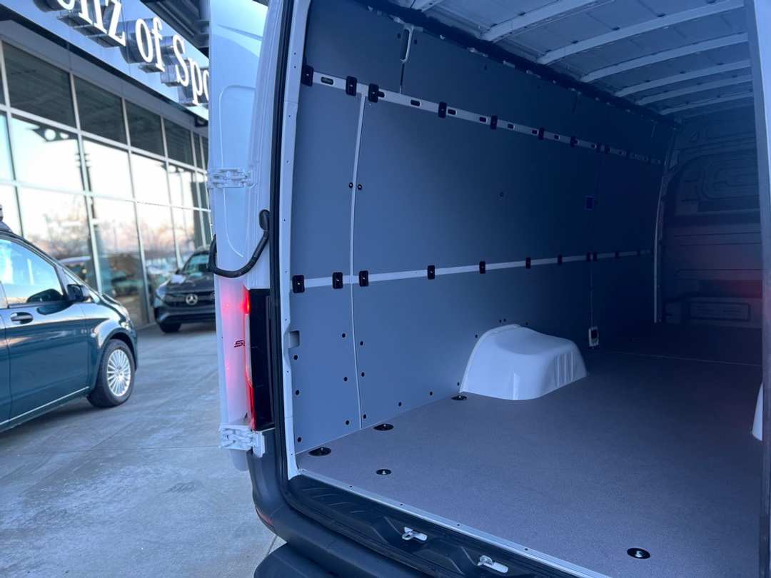 2024 Mercedes-Benz Sprinter 3500 Cargo 170 WB - Image 16