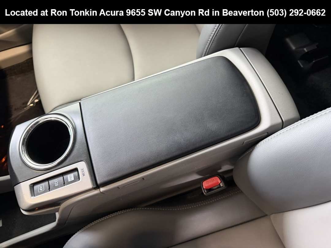 2015 Toyota Prius V Five - Image 25