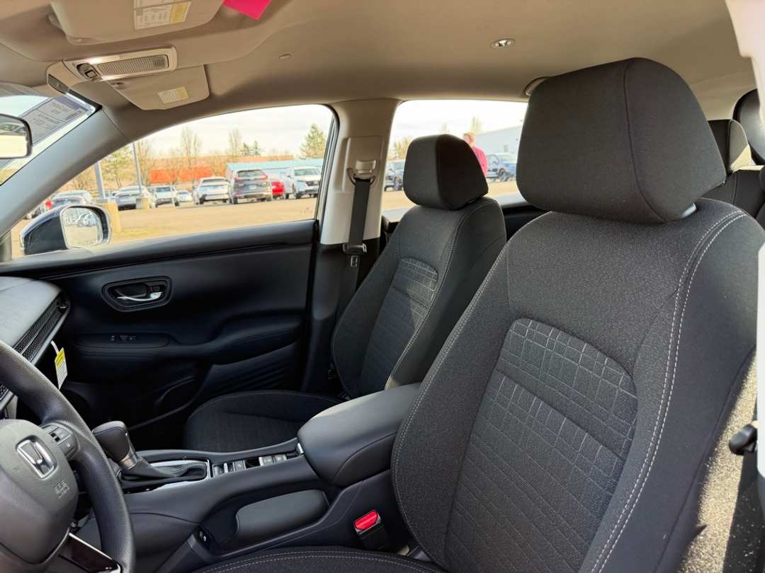 2025 Honda HR-V LX - Image 16