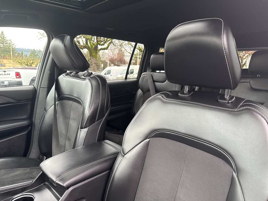 2024 Jeep Grand Cherokee L Altitude X - Image 12