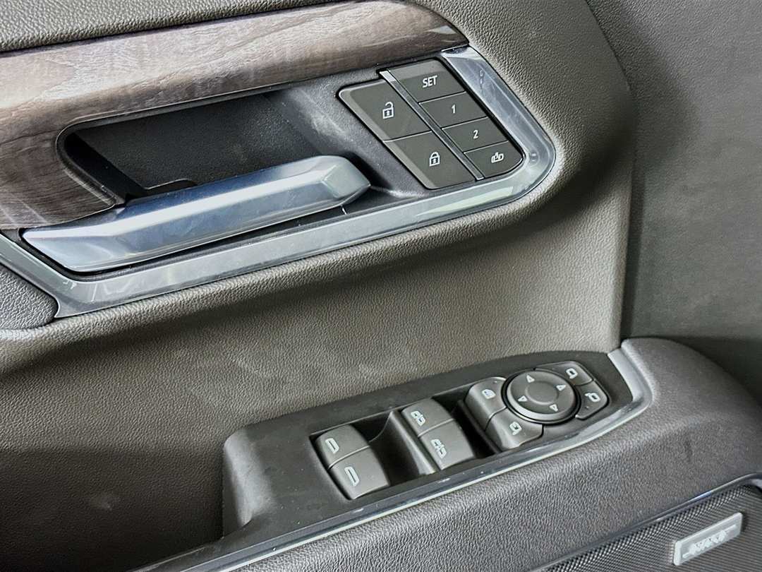 2025 Chevrolet Silverado 1500 LTZ - Image 19