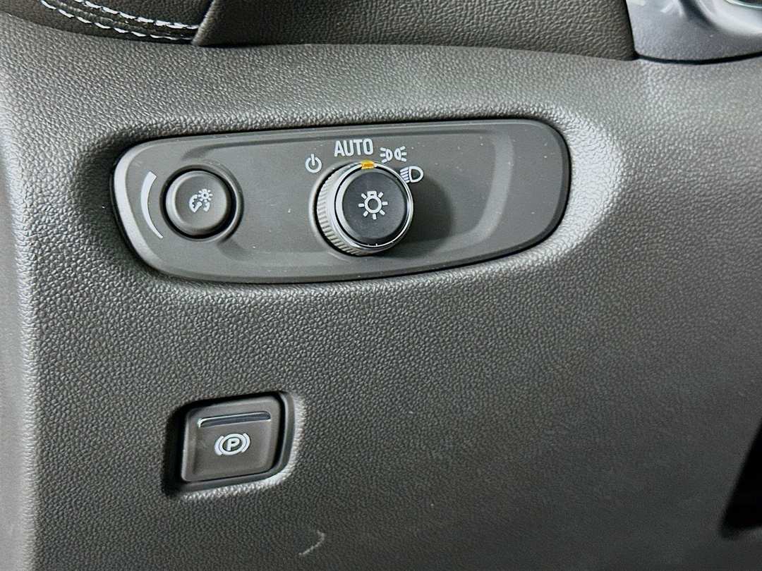 2025 Chevrolet Blazer LT - Image 11