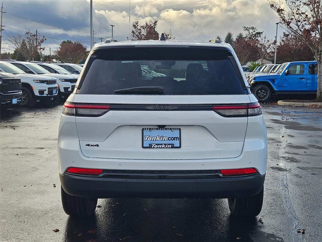 2025 Jeep Grand Cherokee Altitude X - Image 5