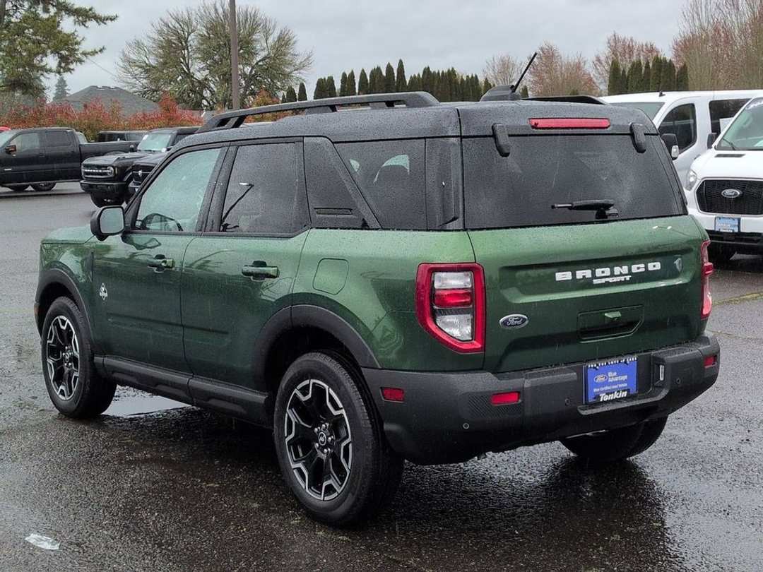 2025 Ford Bronco Sport Outer Banks - Image 3