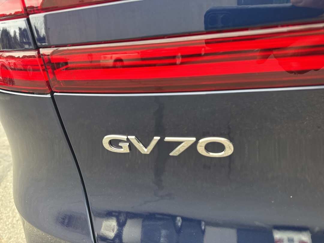2026 Genesis Gv70 2.5T Advanced - Image 10