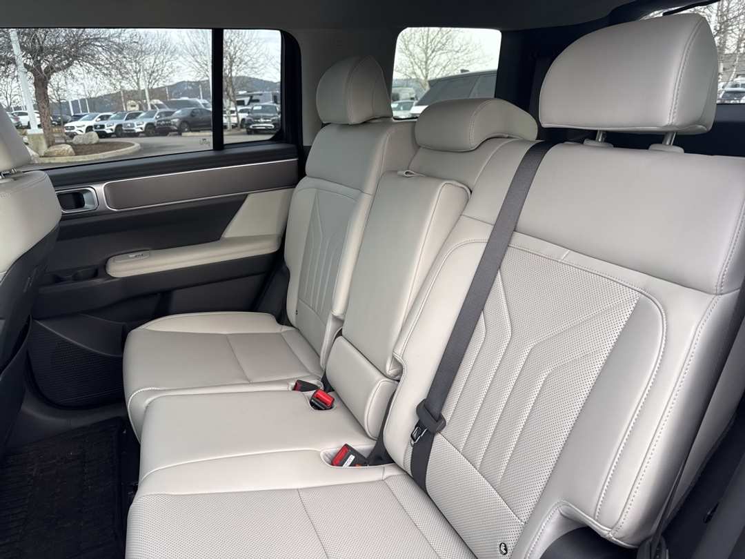 2024 Hyundai Santa Fe SEL - Image 16