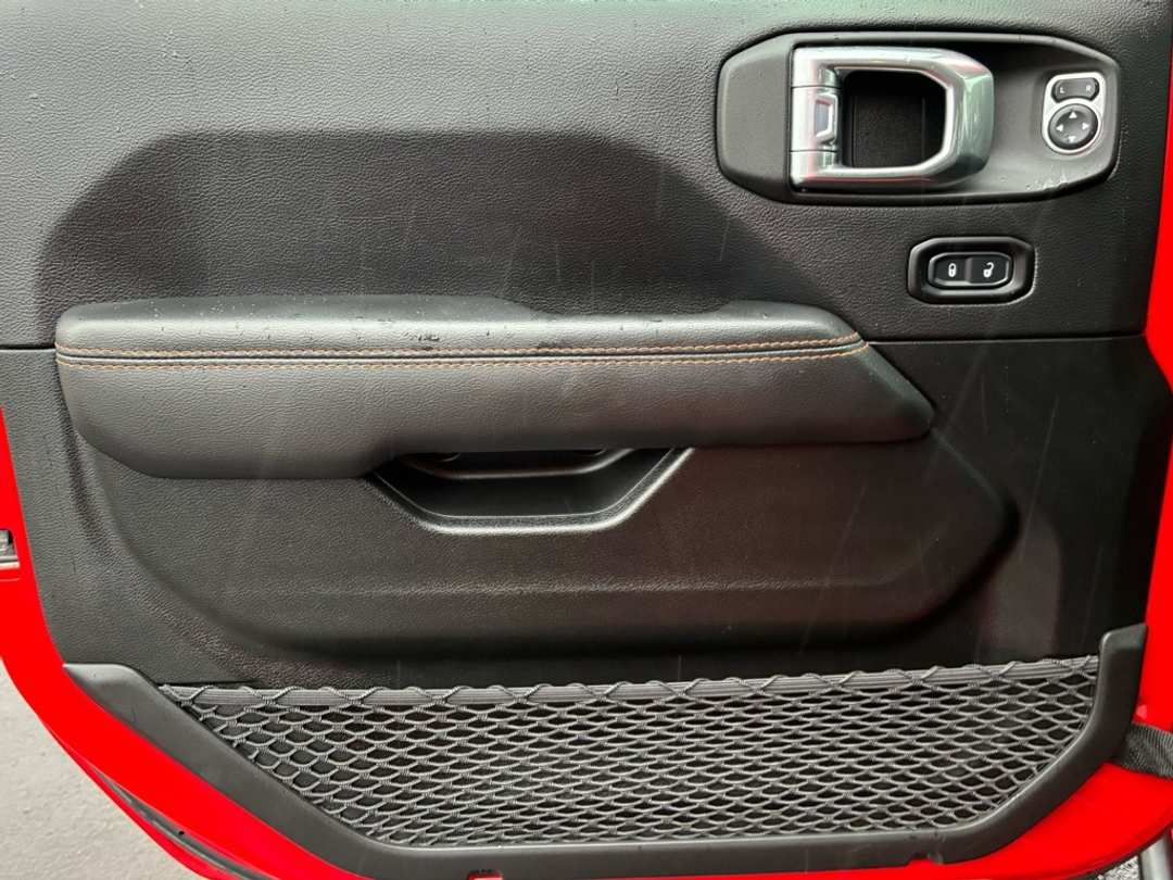 2022 Jeep Gladiator Mojave - Image 21