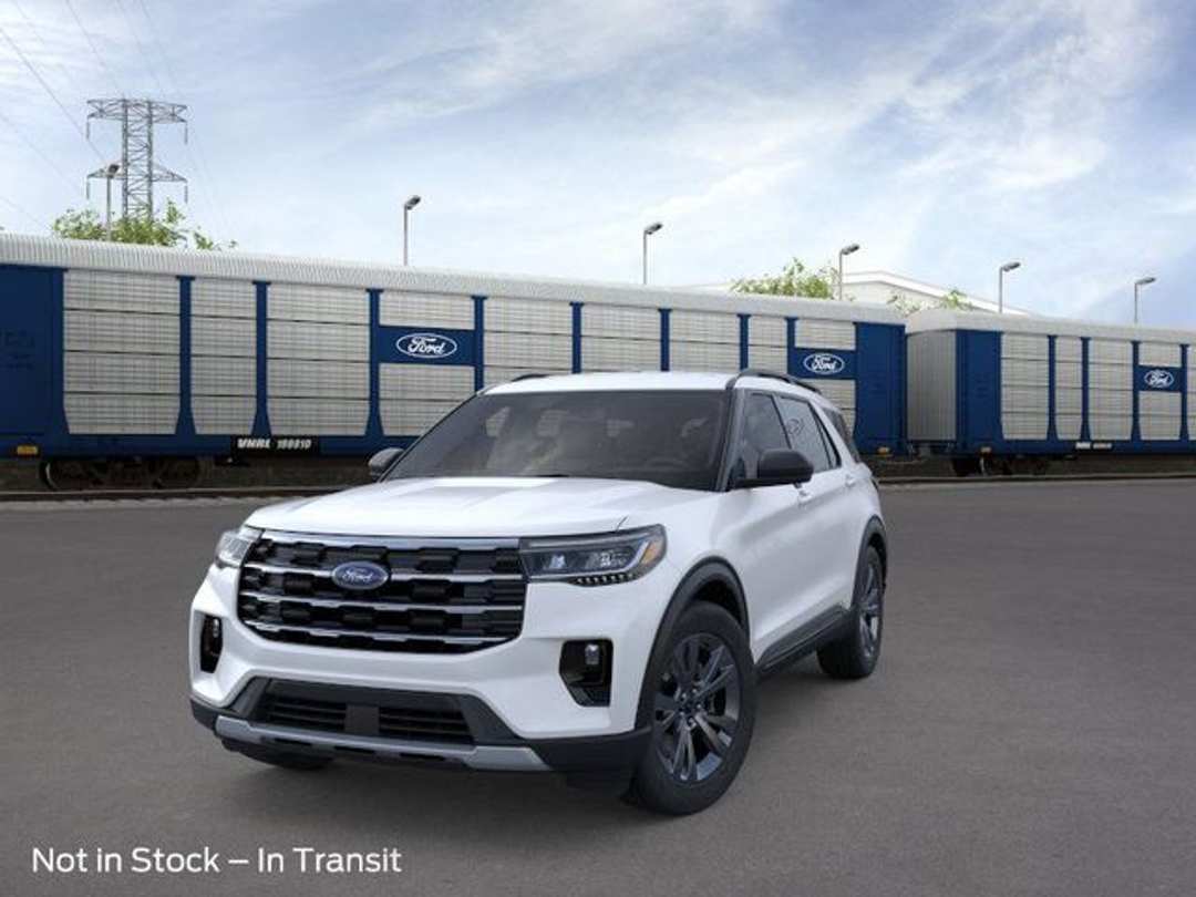 2026 Ford Explorer Active - Image 2